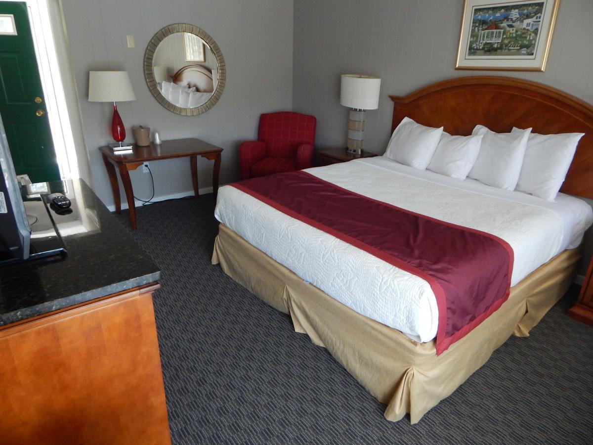On The Hill Hotel Lake George